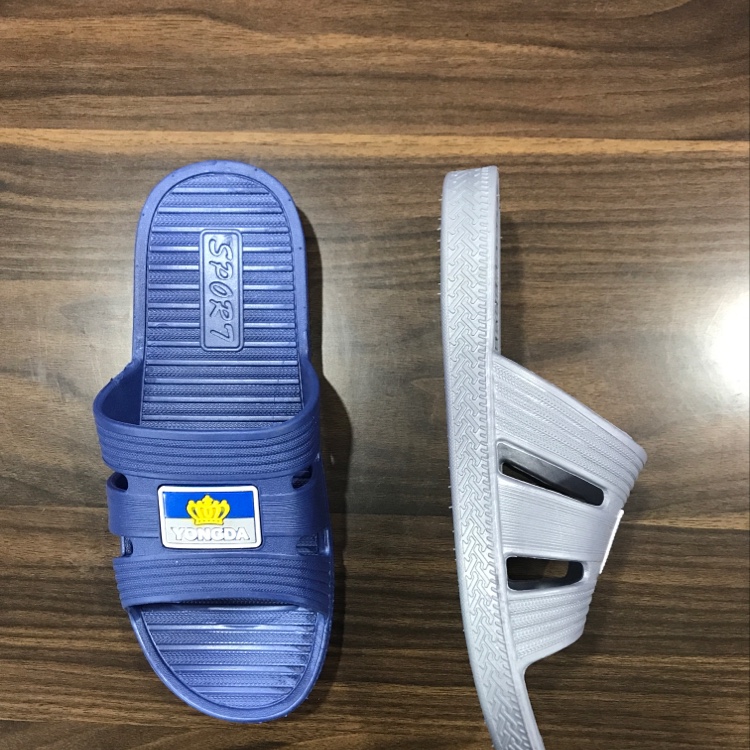 男式拖鞋皇冠细节图