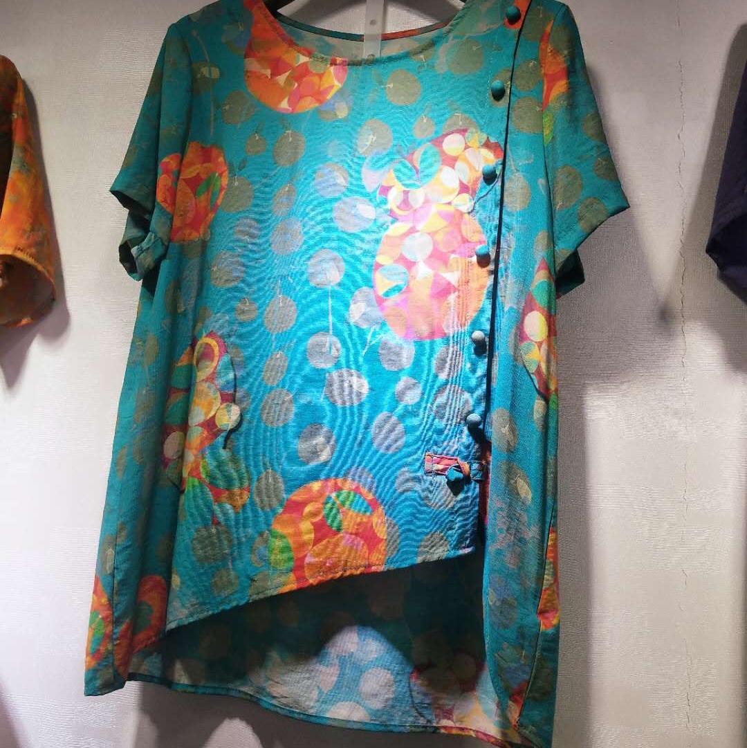 蓝色棉麻上衣