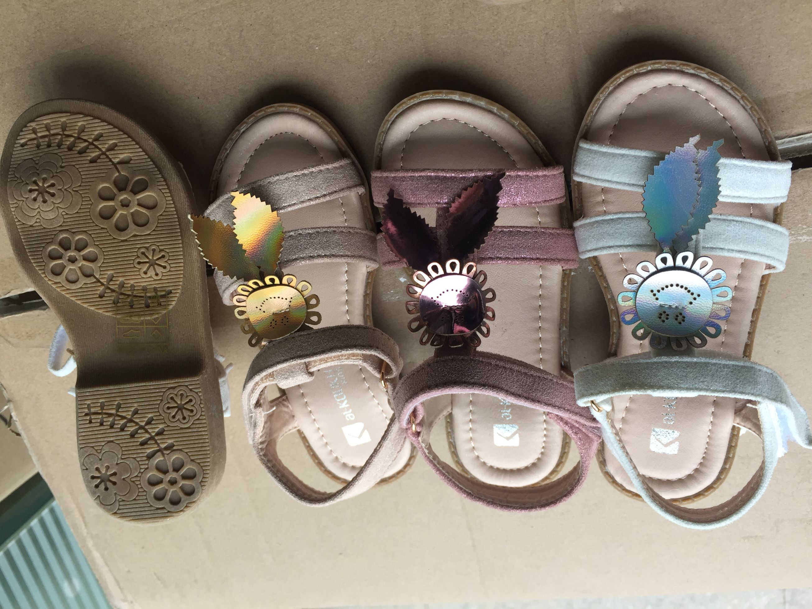 Children's shoes sandals contact price change 1000 MOQ 44258-533