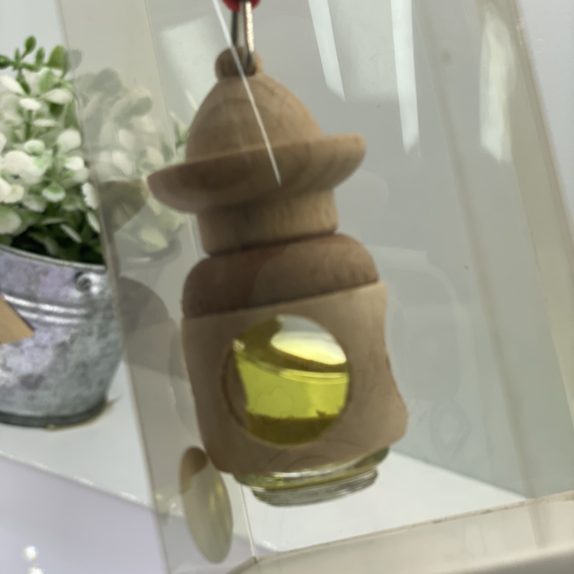 Lantern Log Shape Car Perfume Application Scenario