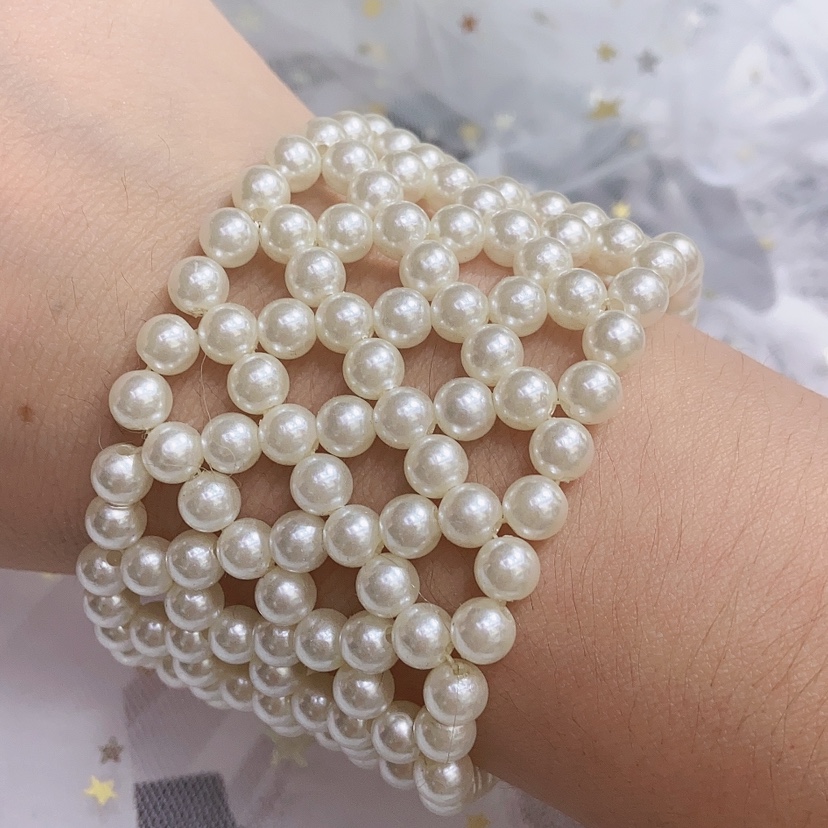 Mesh pearl bracelet details Picture