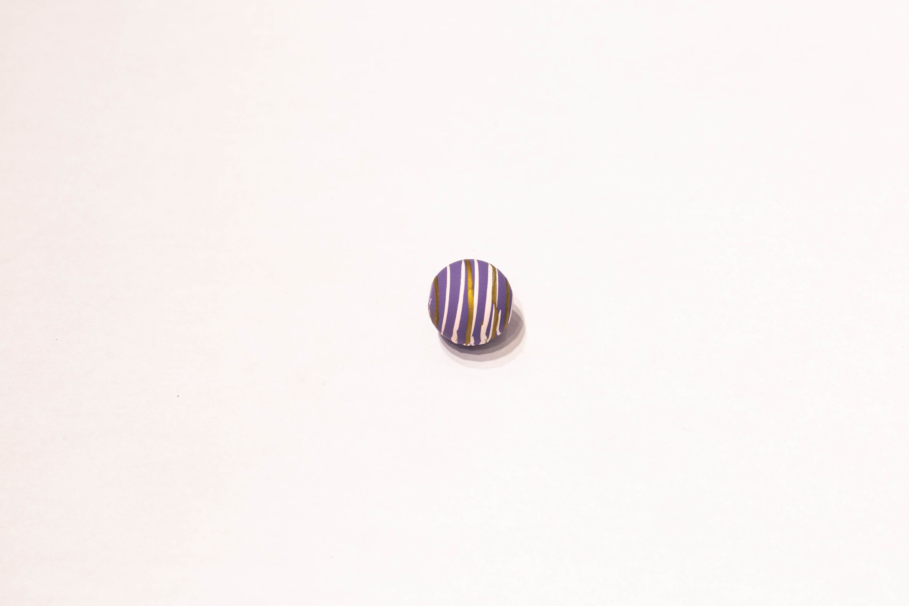 Factory direct sales of rubber painted straight hole round bead headwear accessories, new Korean version striped headband accessories and beads wholesale details Picture