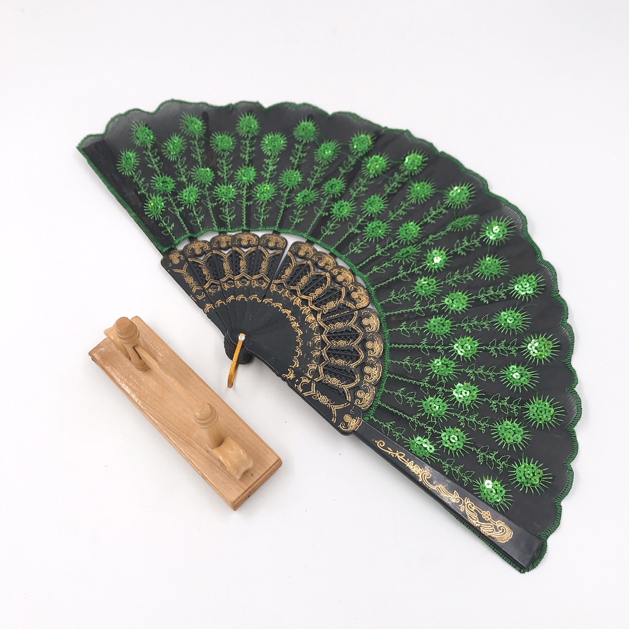 扇子/折叠扇/扇子女夏季中国风/风扇/纸质扇子白底实物图