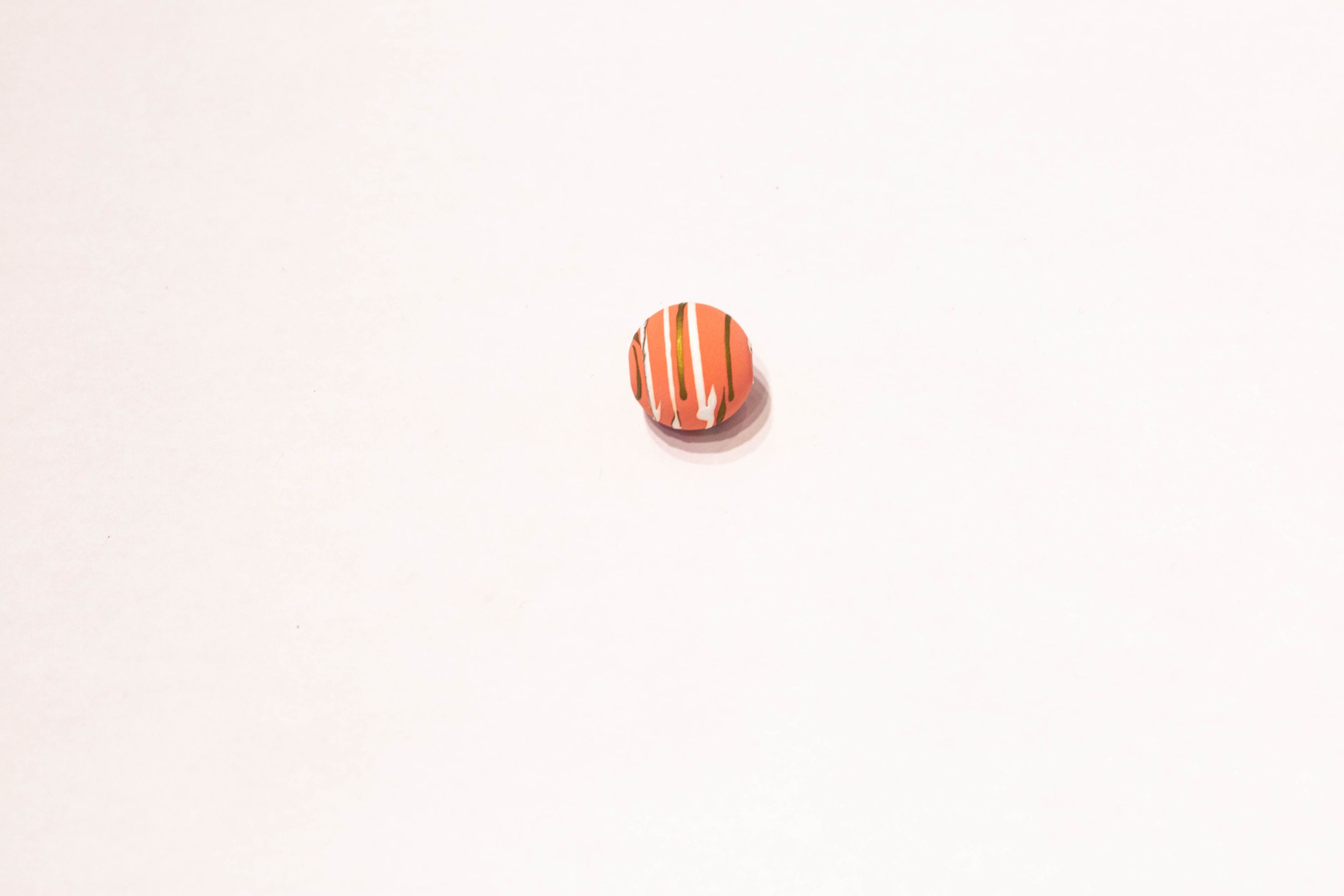 Factory direct sales of rubber painted straight hole round bead headwear accessories, new Korean version striped headband accessories and beads wholesale Specification image