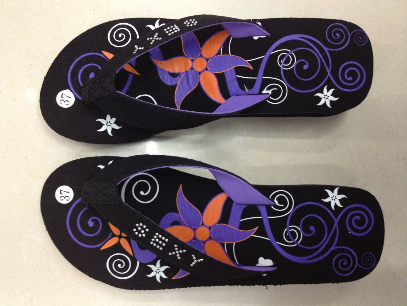 pu印花沙滩鞋批发2000起订高跟2022年pu印花沙滩鞋批发2000起订高跟2022年