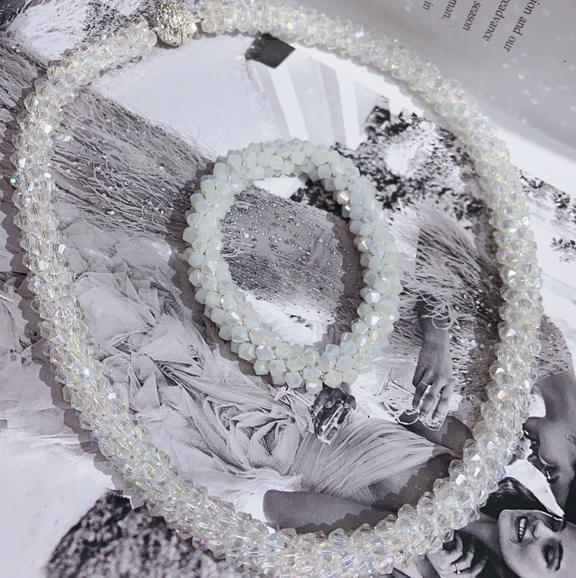 Crystal crochet necklace and bracelet Application Scenario