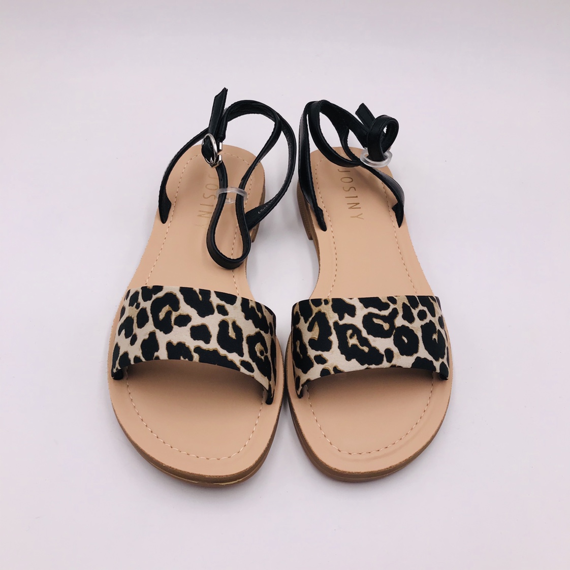 Victory Shoes' 2020 summer new women's shoes: Leopard print open-toe casual flat one-button trendy fairy sandals details Picture