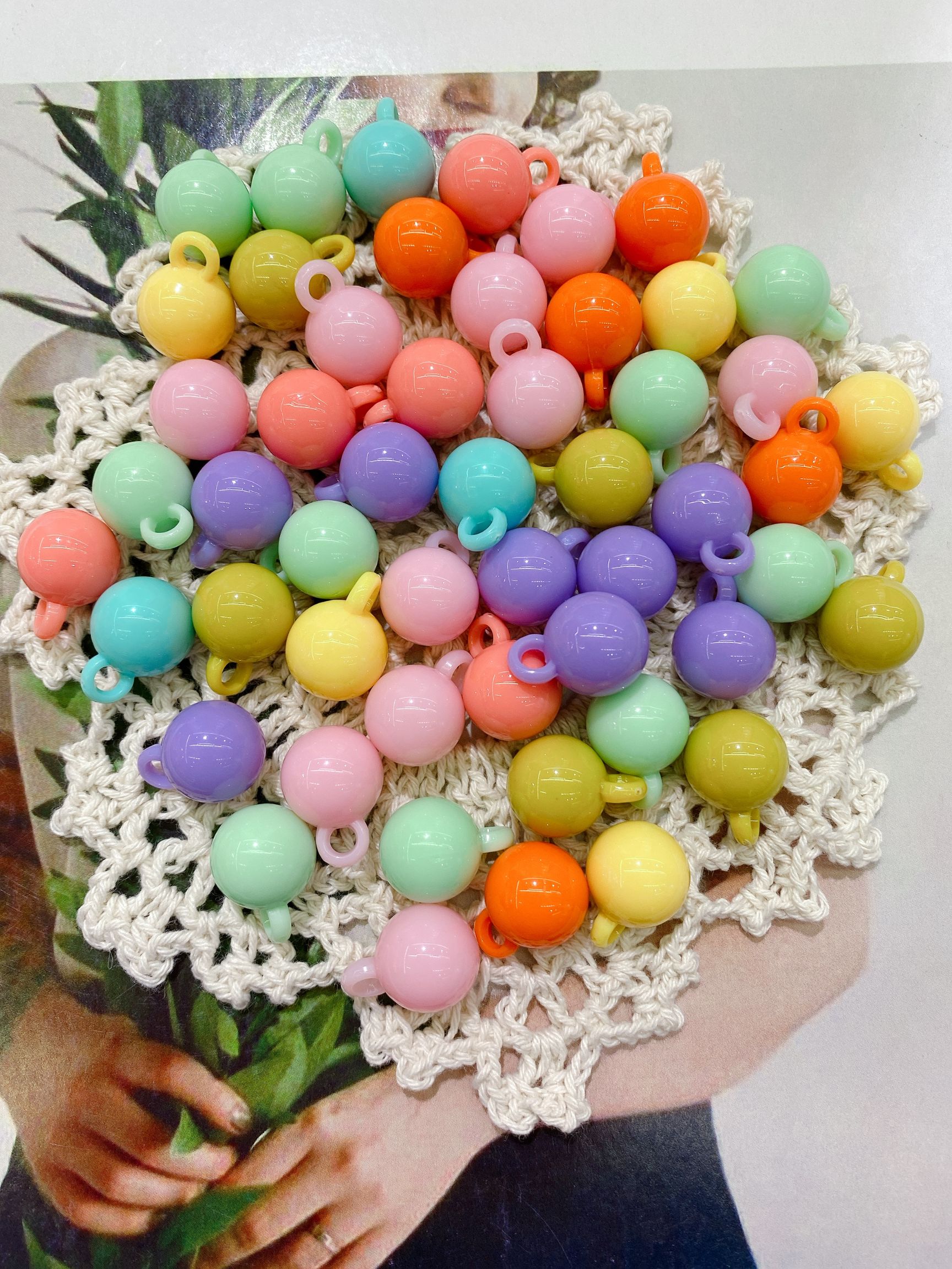 DIY children's hair accessories and pendant accessories with acrylic perforated solid color round balls