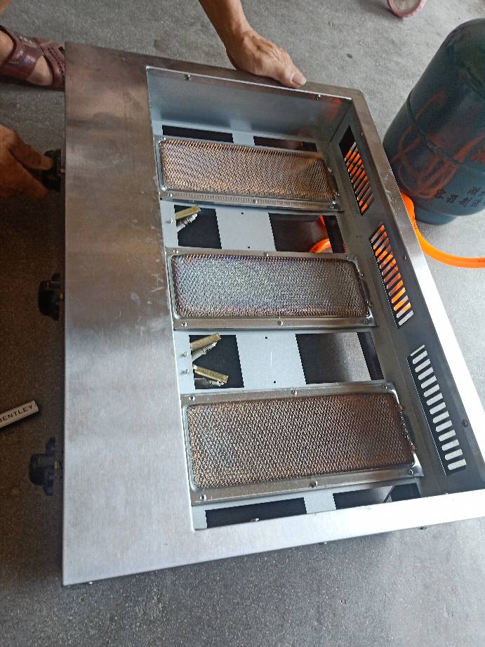 Three-board gas fish ball machine, commercial fish ball machine, takoyaki machine, shrimp egg pulling equipment detail image 5