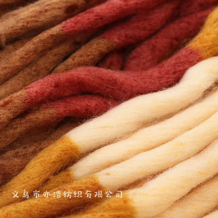 Korean-style colored segment dyed thick Icelandic wool thread DIY hand-woven bag and hat thread factory direct sales undefined
