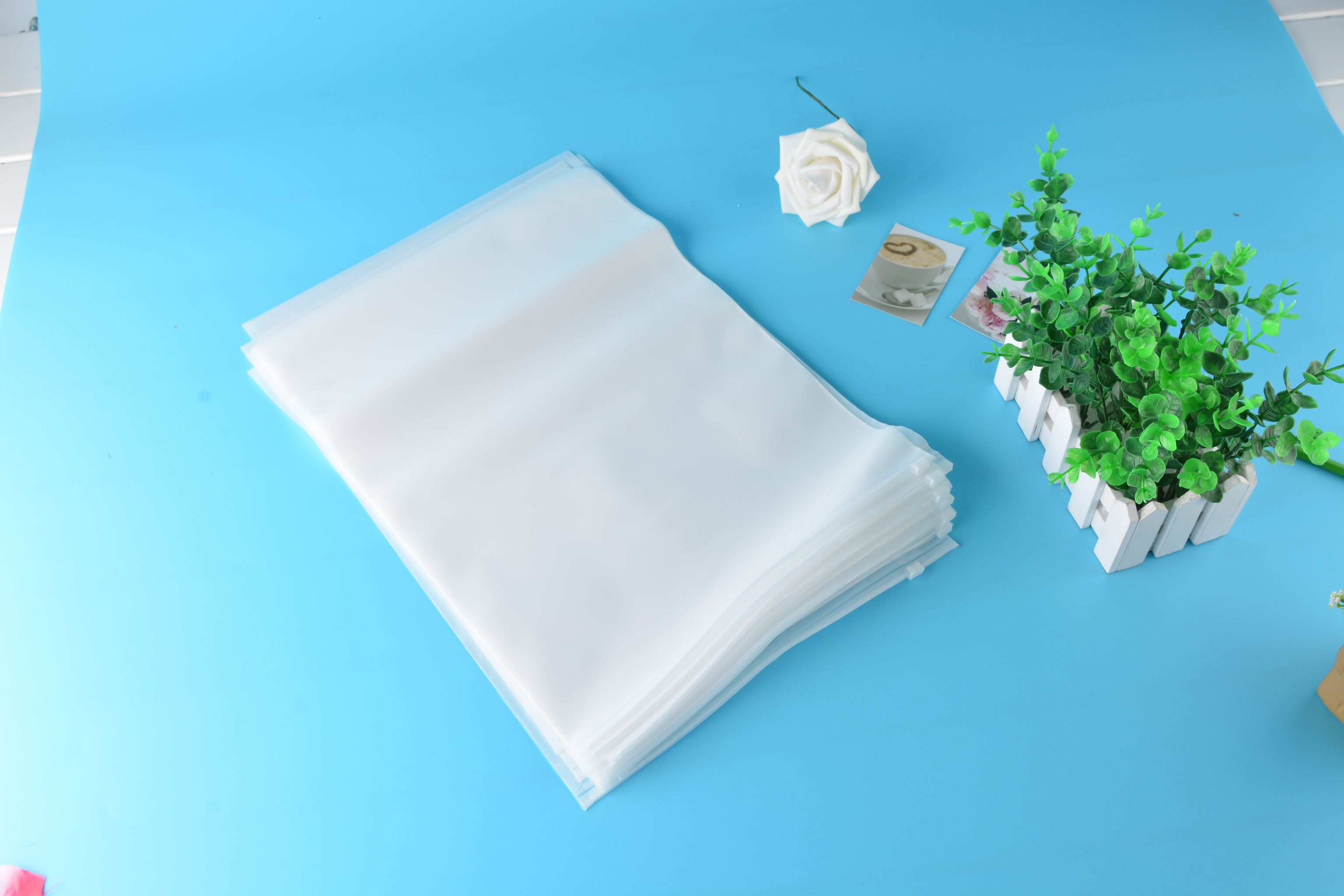 Frosted zipper bag 20*28 thumbnail