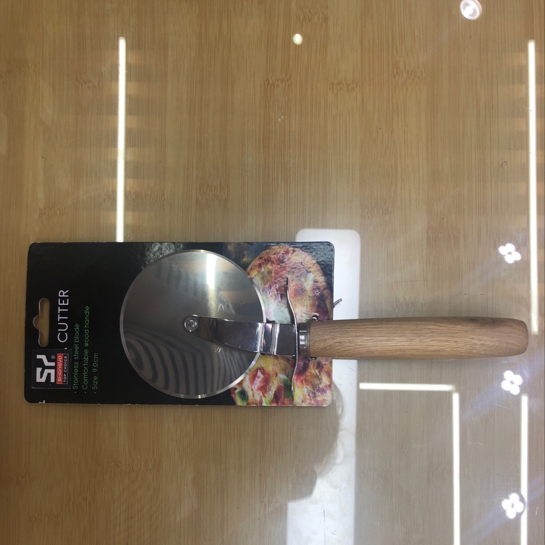 Pizza cutter