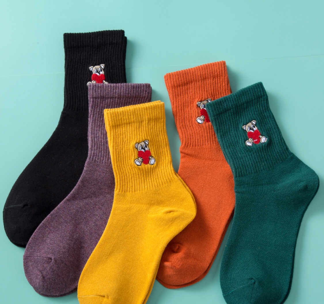 MOXIAO's new women's mid-calf socks with bear embroidery