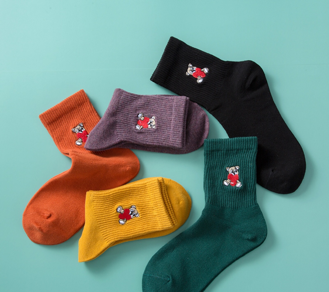 MOXIAO's new women's mid-calf socks with bear embroidery Specification image