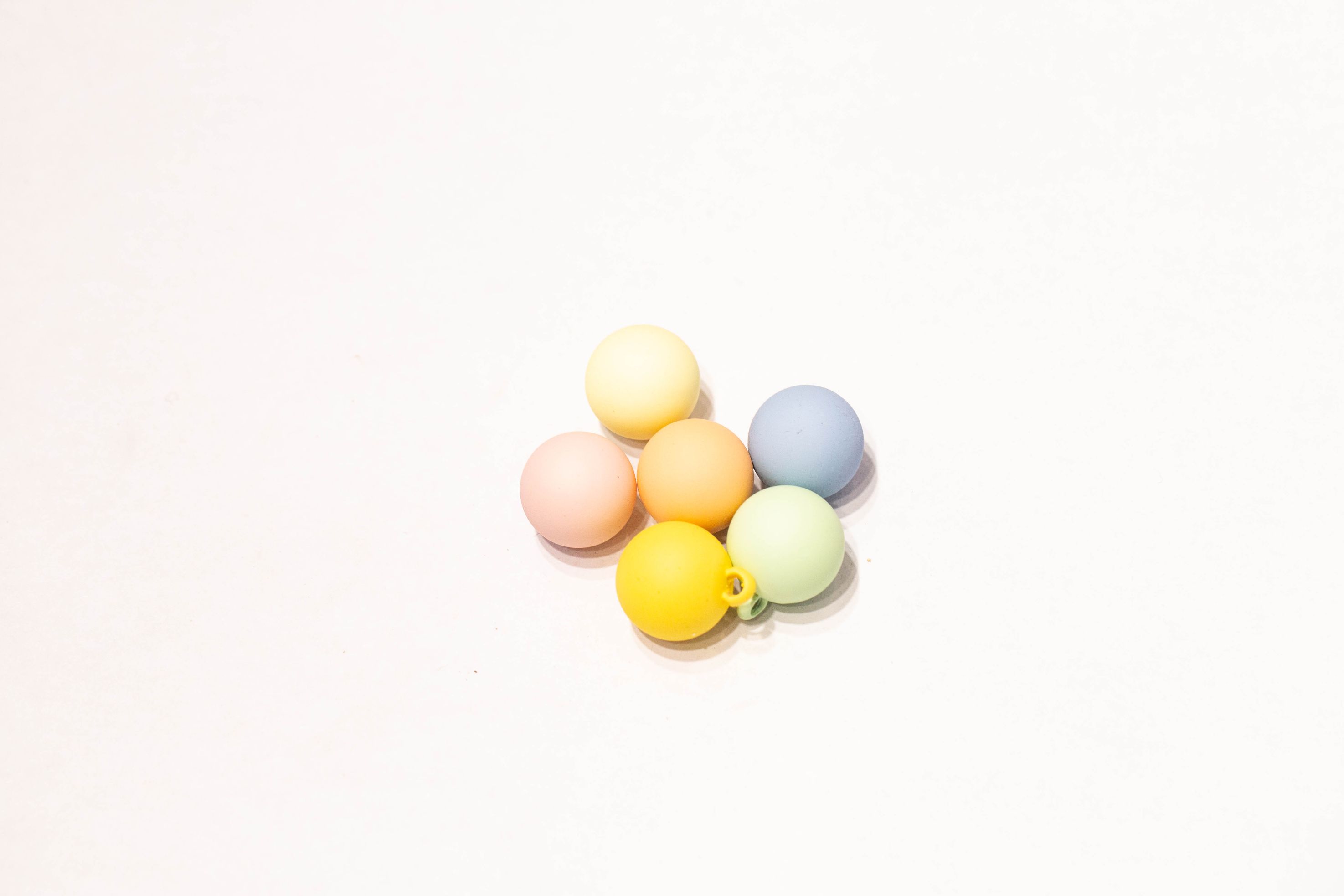 Factory direct sales of colored rubber paint hanging hole round bead hair accessory accessories, wholesale of new diy hair rope accessory beads in Yiwu
