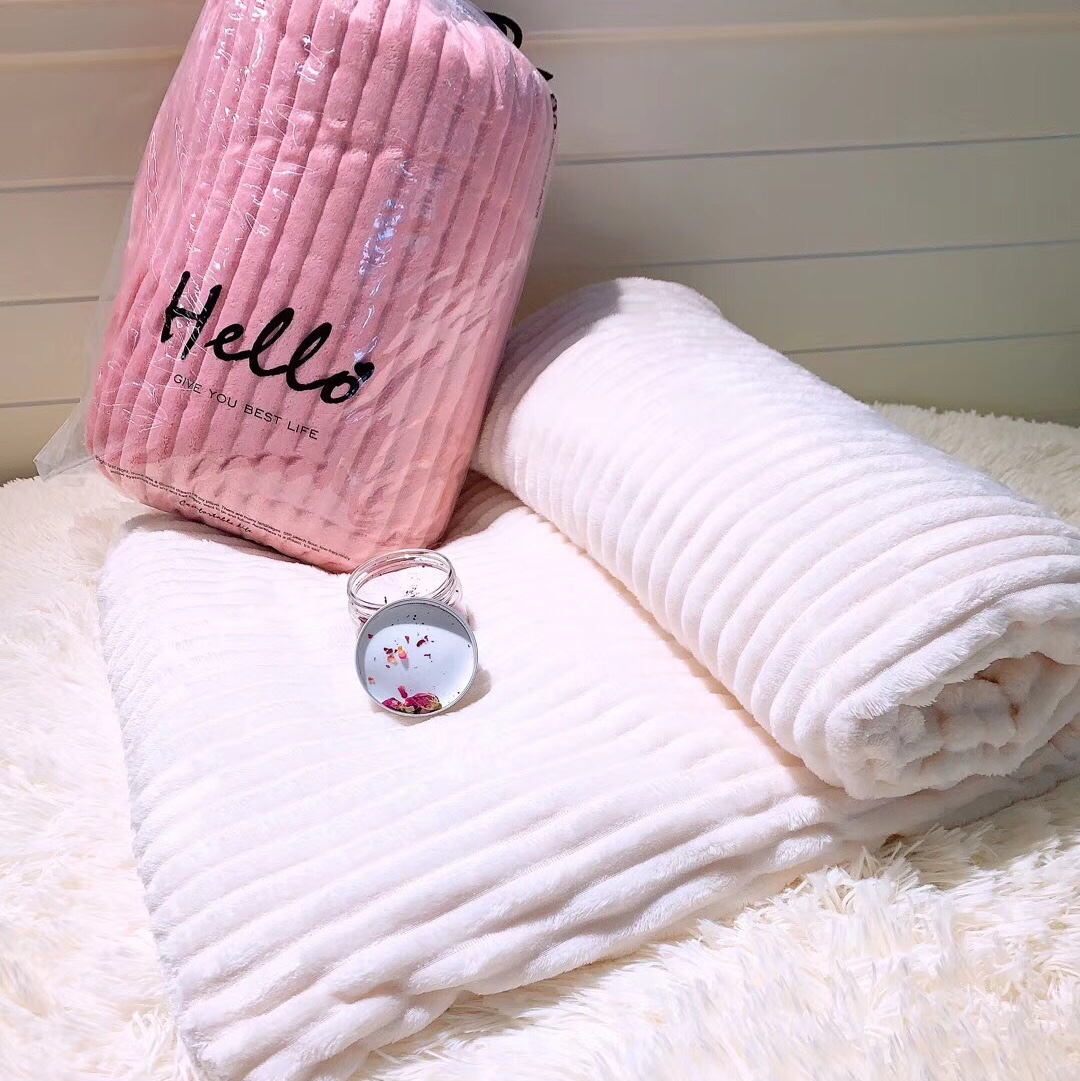 Plain Drawn Blanket High Quality All Seasons Suitable For Skin Friendly Comfort Beautiful Atmosphere Item Picture