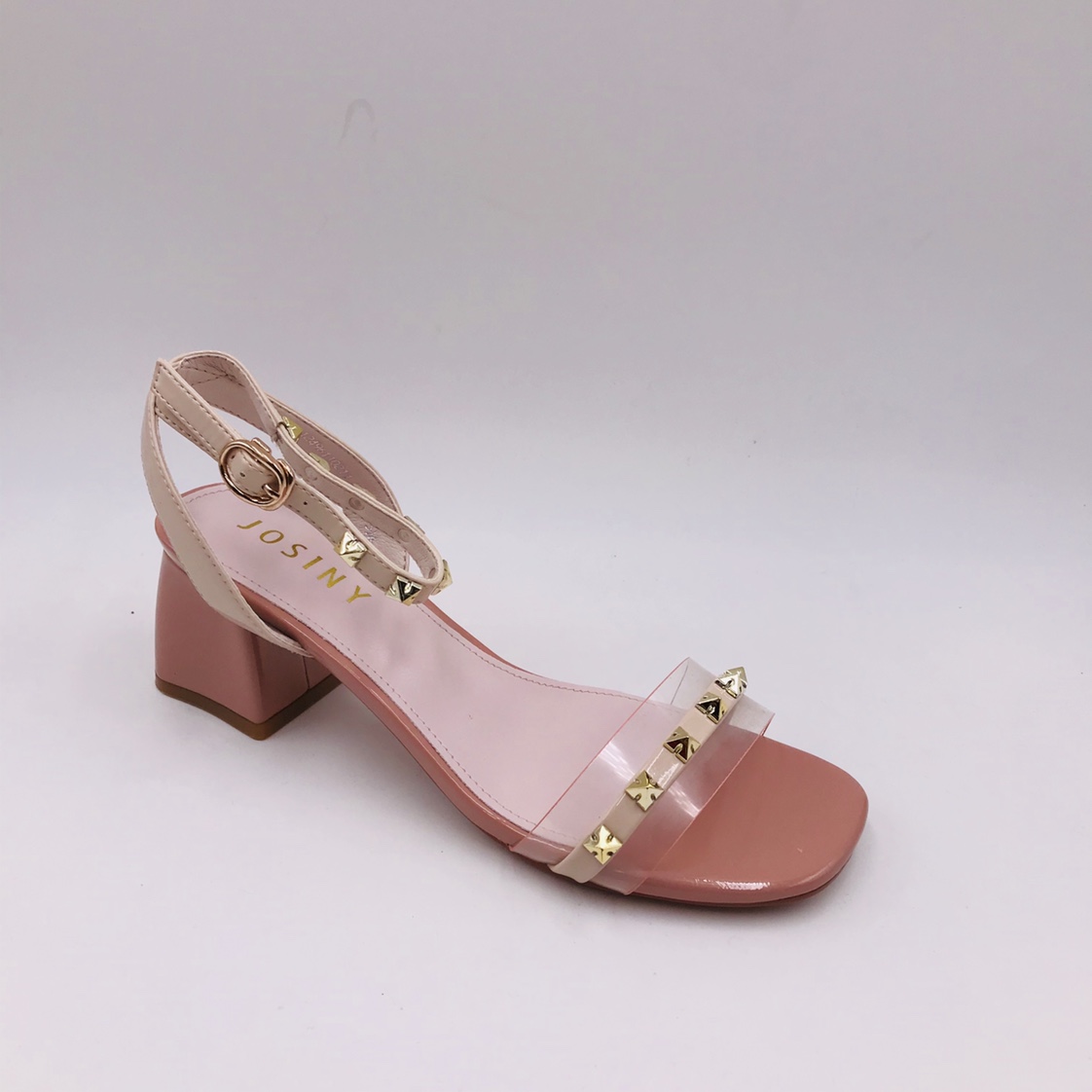 Victory Shoes' new summer sandals for women, featuring open-toe, one-button high heels, thick heels, slimming rivets and fashionable women's shoes Application Scenario