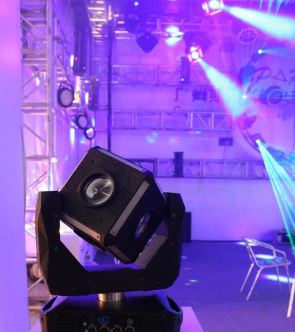 LED shaking head Cube lamp details Picture