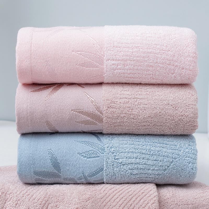 Bamp-shaped pure cotton bath towels are comfortable and soft for home use