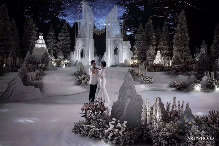 New Love River background wedding props, wedding supplies, aerial pendants, ceiling decorations, crystal hotel ceiling decorations, water droplets Item Picture