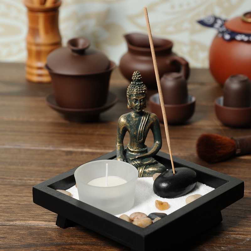 Southeast Asian-style Buddha statue handicrafts, Zen candlestick gift ornaments, resin handicrafts for restaurants and bars