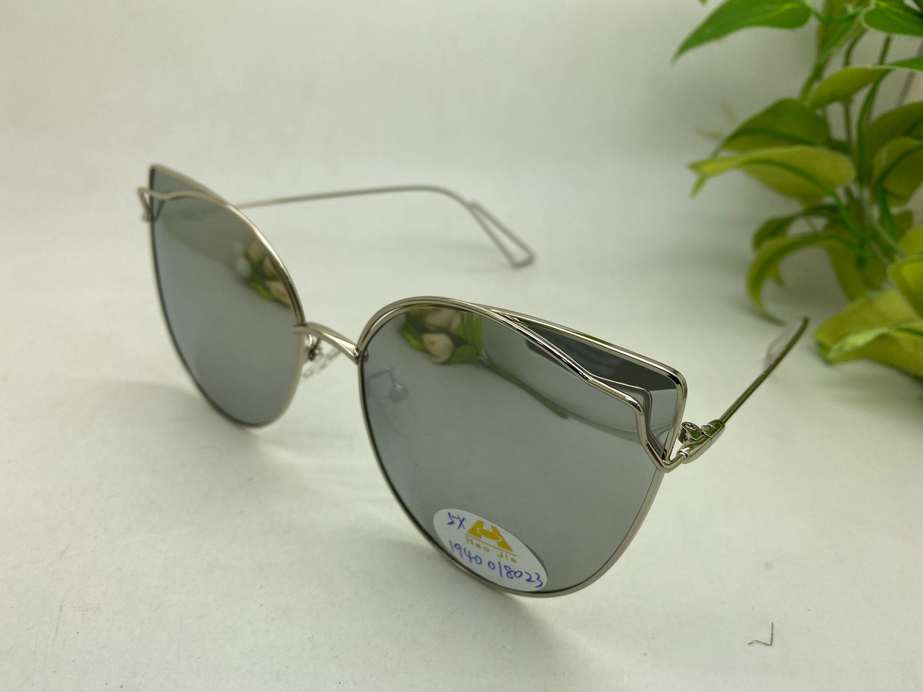 2020 New sunglasses polarizing lens female cat eye Europe and The United States details Picture