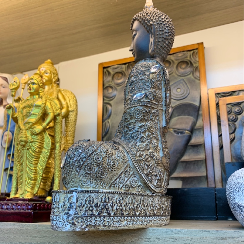 Buddha statue ornaments, handicrafts, candlestick ornaments, creative home decorations, diamond-encrusted Thai imported Buddha statue decorative stands Item Picture