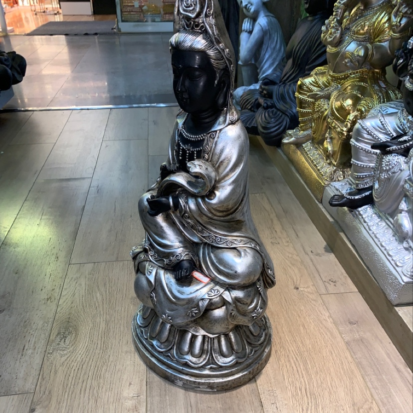 Antique-style silver home decoration and art piece of Guanyin Bodhisattva Seated statue Specification image