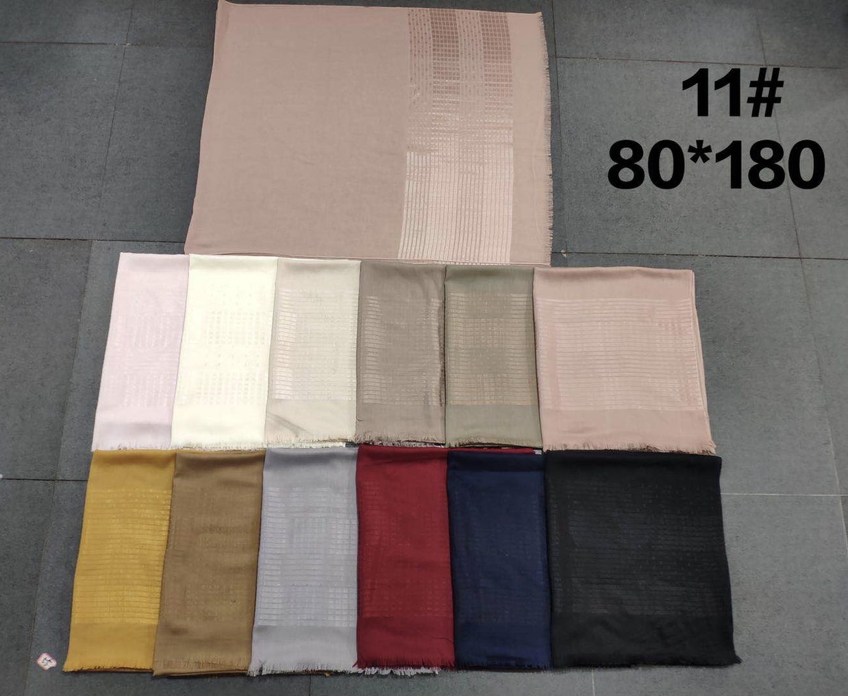 Gold scarf
Jacquard solid colour series 11