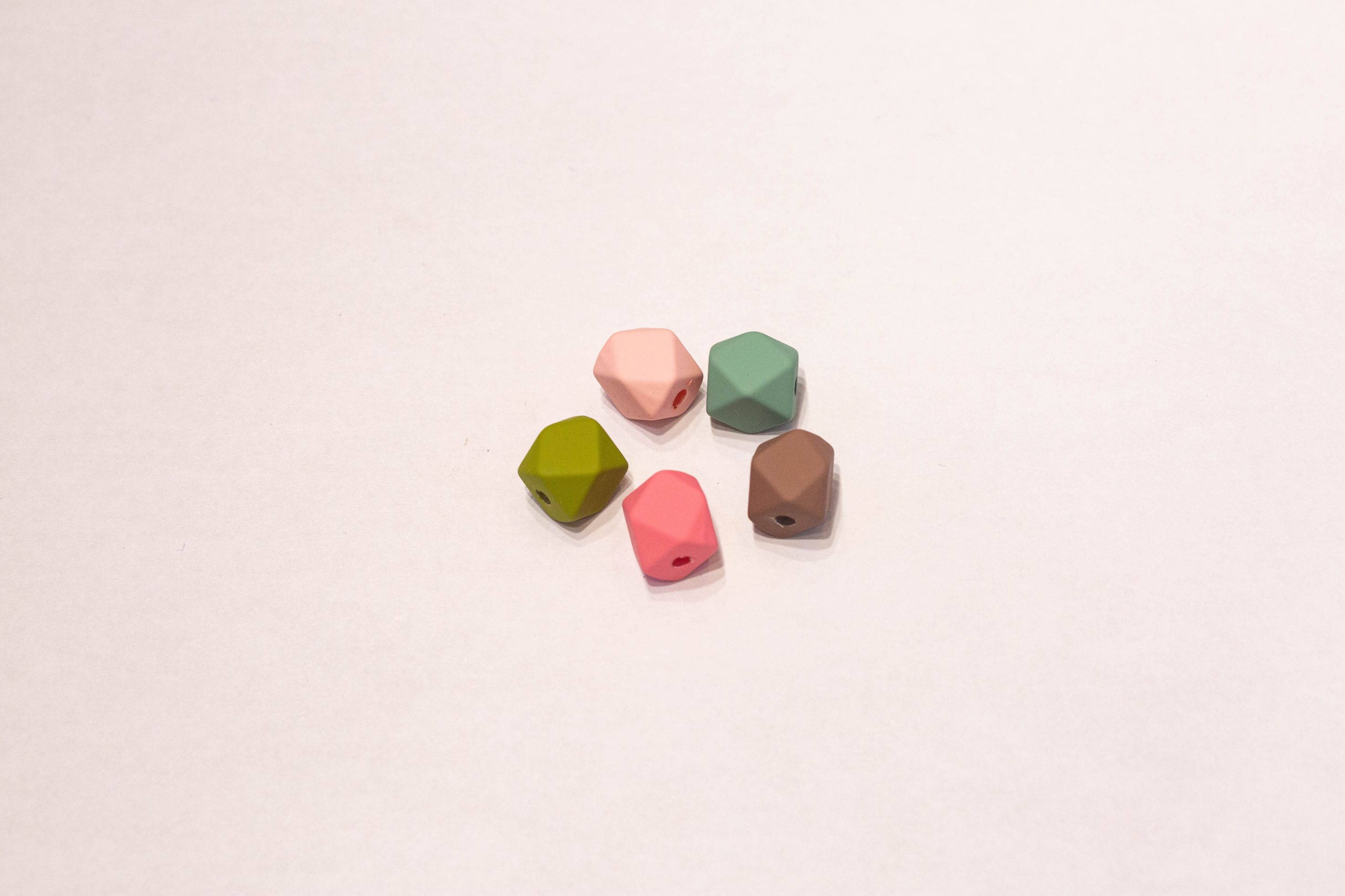 Rubber section straight hole shaped bead 16 mm thumbnail