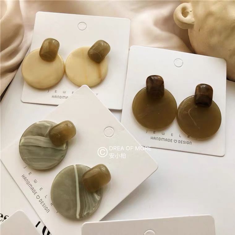 Korean Dongdaemun French retro, simple and versatile, cold and chic style women's silver needle earrings and stud earrings