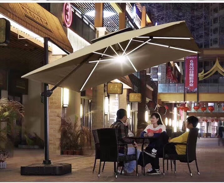 灯光伞产品图