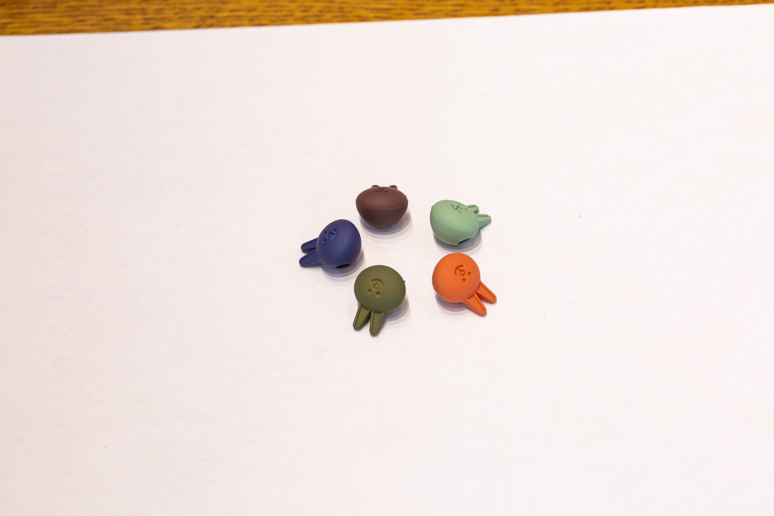 橡皮卡通兔子头微笑直孔12MM