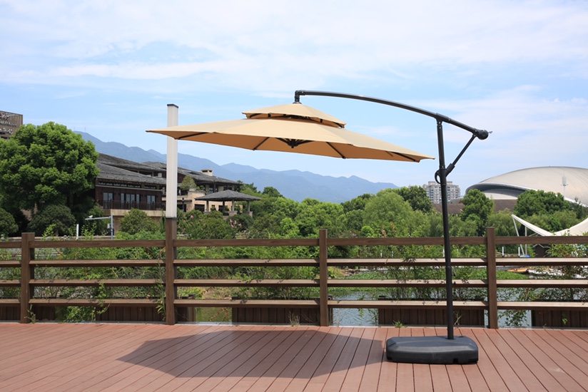 双顶。2.7米，铁香蕉伞