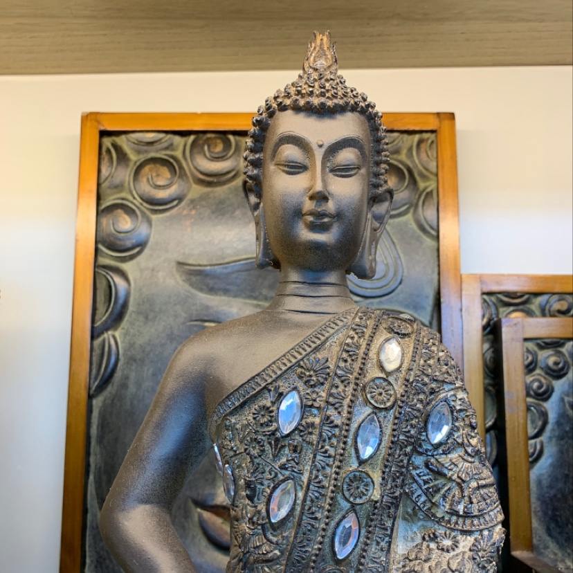 Buddha statue ornaments, handicrafts, candlestick ornaments, creative home decorations, diamond-encrusted Thai imported Buddha statue decorative stands details Picture