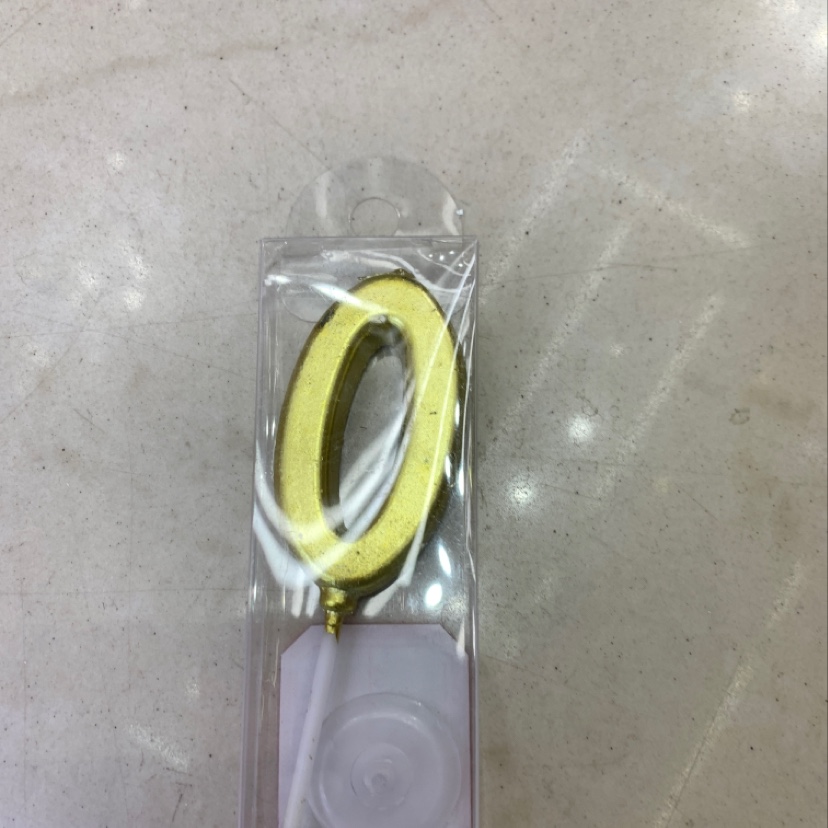 Wholesale of golden candles, birthday candles and party decorations
