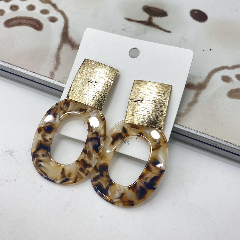 Metal marble-patterned resin color-blocking stud earrings, exaggerated large earrings, trendy and exquisite earrings for women Specification image