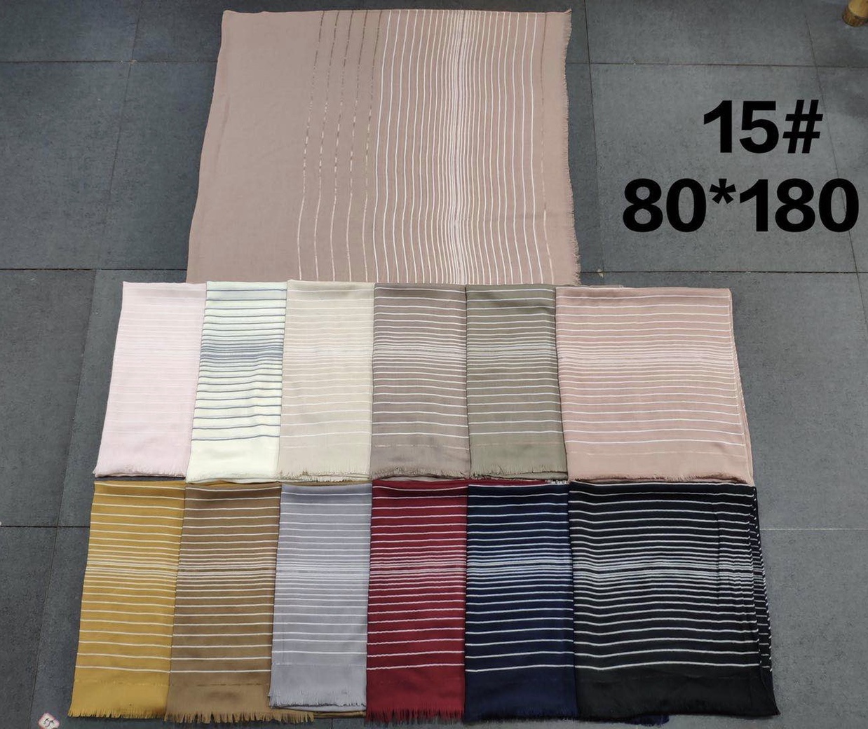 Gold scarf
Jacquard solid colour series 15