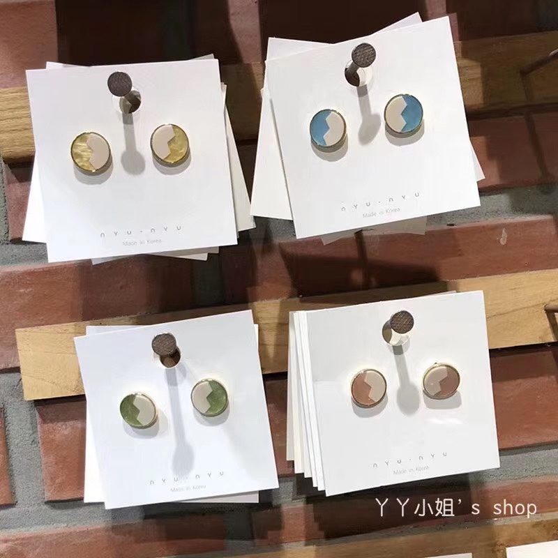Cute and versatile small stud earrings in candy color, the same as those in Dongdaemun, South Korea