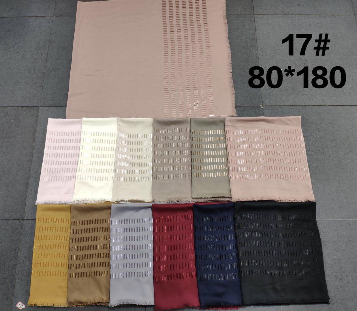 Gold scarf
Jacquard solid colour series seventeen thumbnail