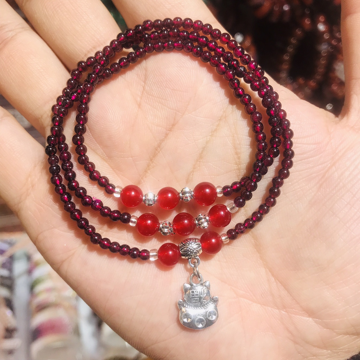 2 Natural stone necklaces, sweater chains, neck accessories, short pendants, spring and summer sweater decorative chains Application Scenario