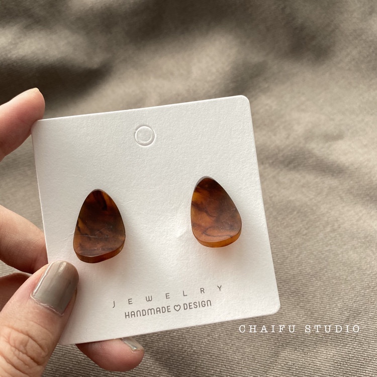 Korean simple resin matte material retro and playful stud earrings Application Scenario