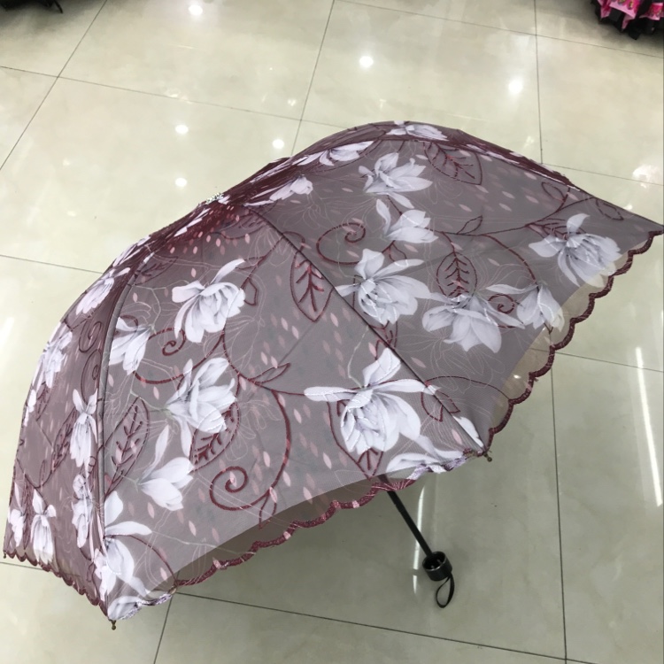 Item No. 3683E Golden Fall Encounter Touch Vinyl Double Lace Triple Fold Umbrella Umbrella details Picture
