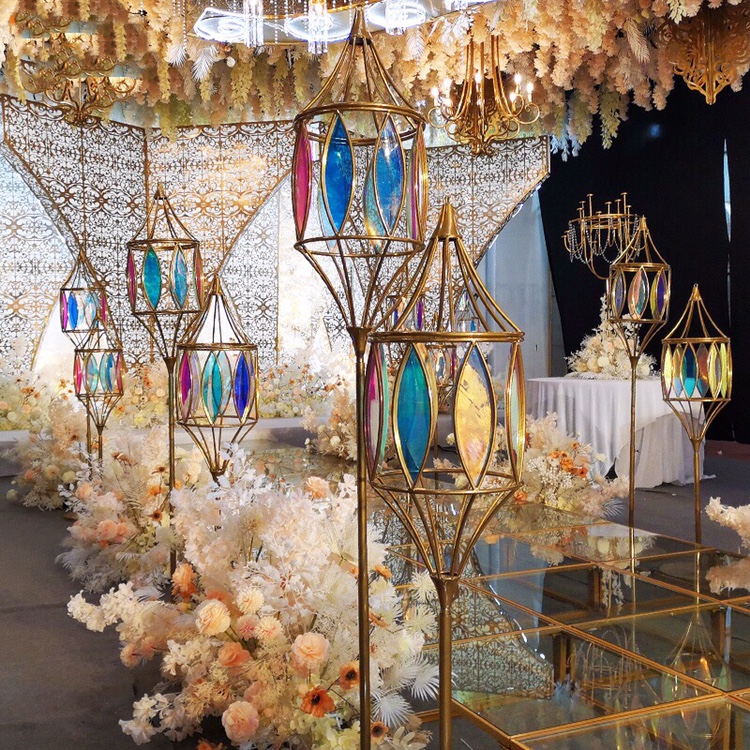 New Love River background wedding props, wedding supplies, aerial pendants, ceiling decorations, crystal hotel ceiling decorations, birdcages Specification image