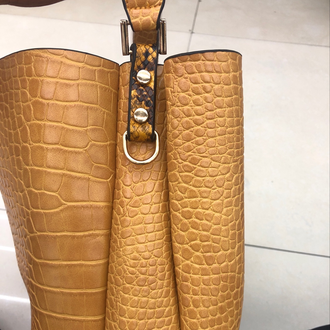 女式包，单肩包，斜挎包，石头纹包产品图