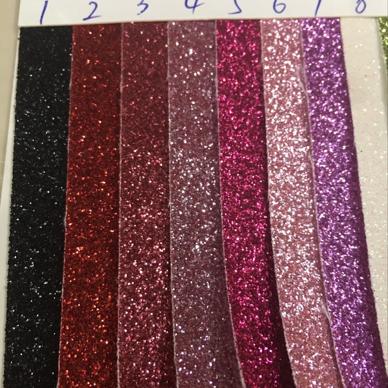 Grit leather, golden onion powder leather. Shiny pink leather, gold pink leather details Picture