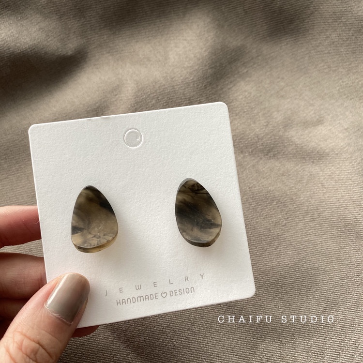 Korean simple resin matte material retro and playful stud earrings details Picture