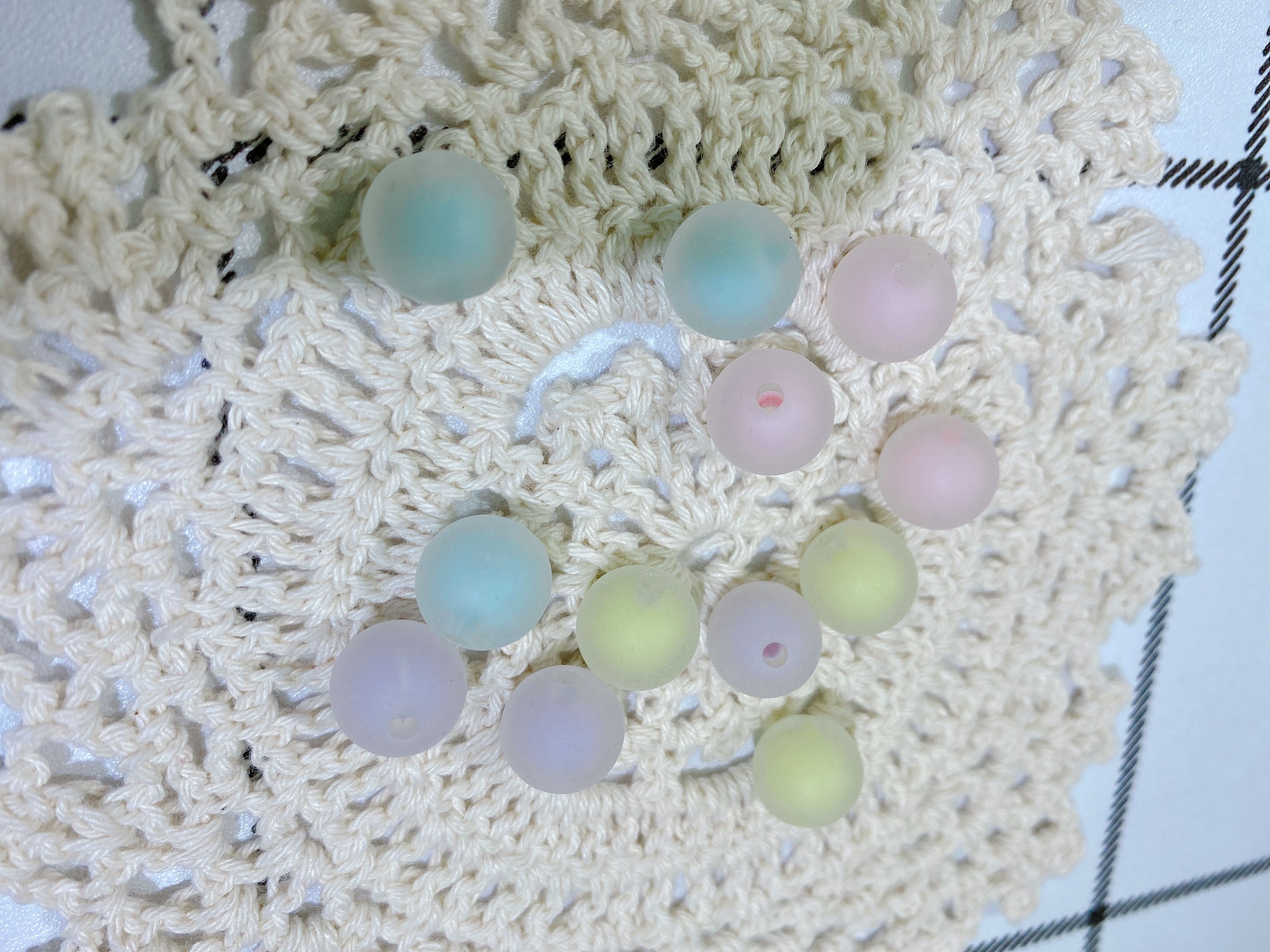 Acrylic 12MM beads in beads frosted beads DIY children's necklace accessories thumbnail