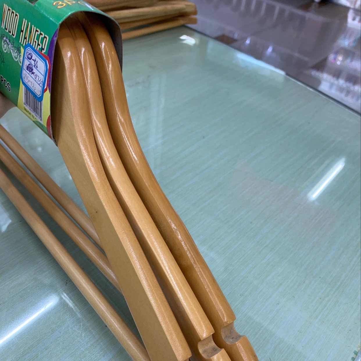 P66本色一级木衣架细节图