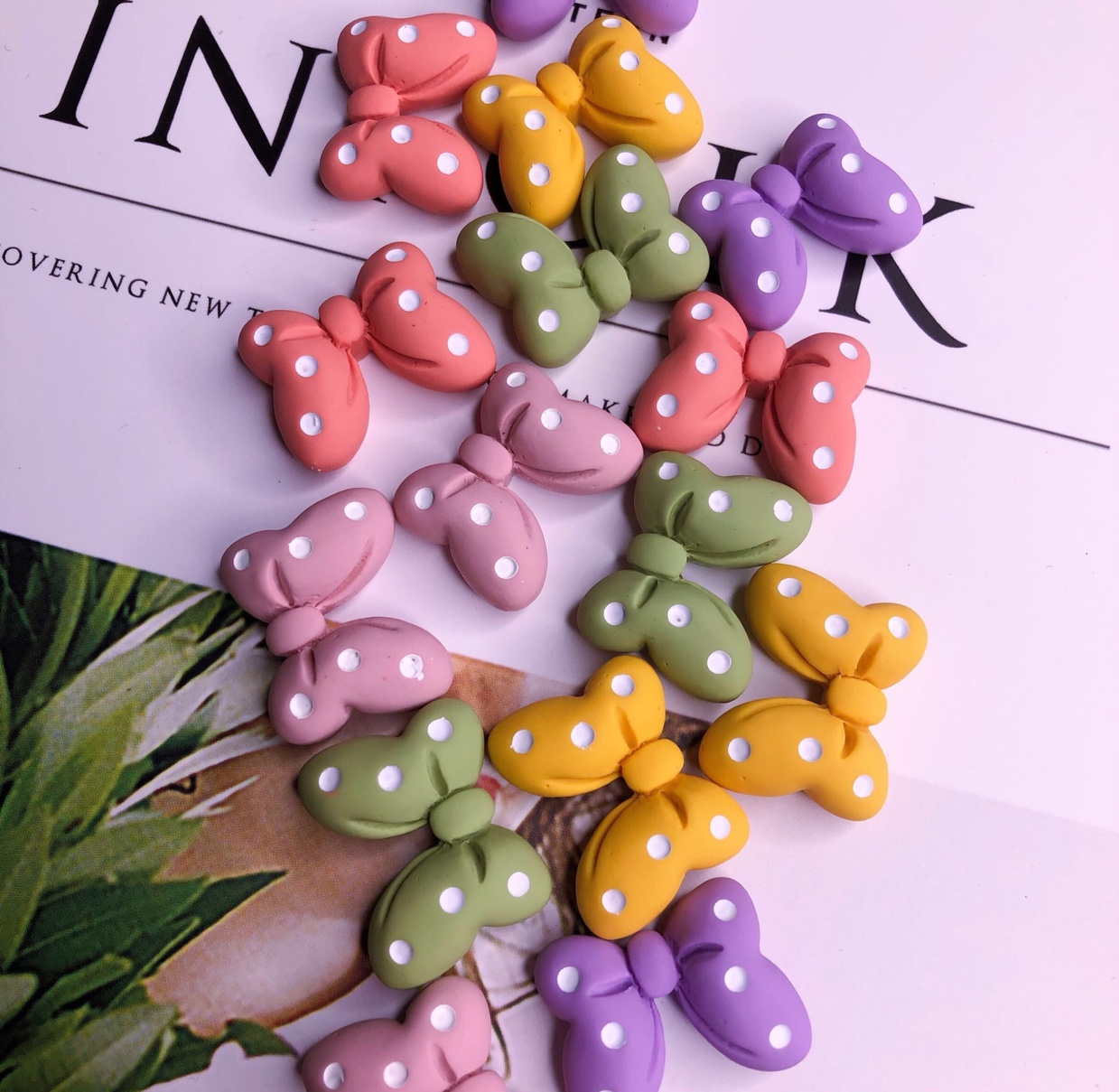 Resin accessories thumbnail